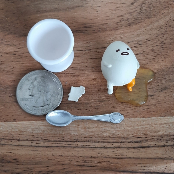 GUDETAMA Collectible "Check Before You Crack" - Picture 2 of 16
